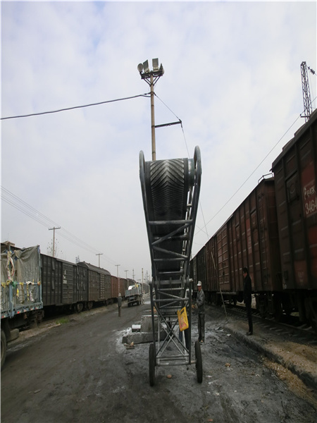 移動升降得皮帶輸送機(jī)